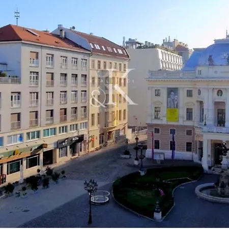 Luxury In Old Town Center Apartment *
